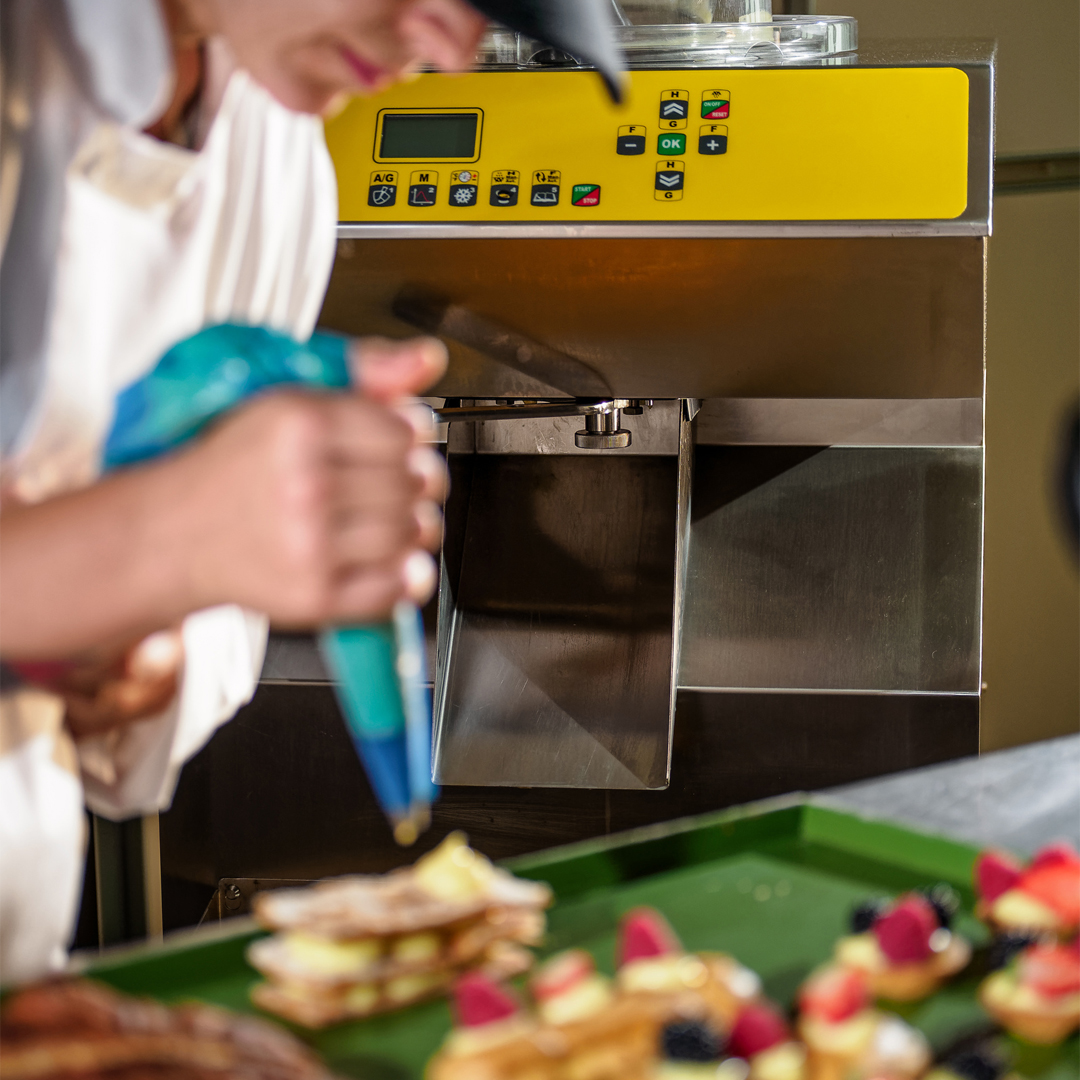 Crema pasticcera, pasticceria professionale, cuoci crema, cuocicrema, pasticceria Italiana,
custard cream, pastry cream, cream cooker, pasto cream